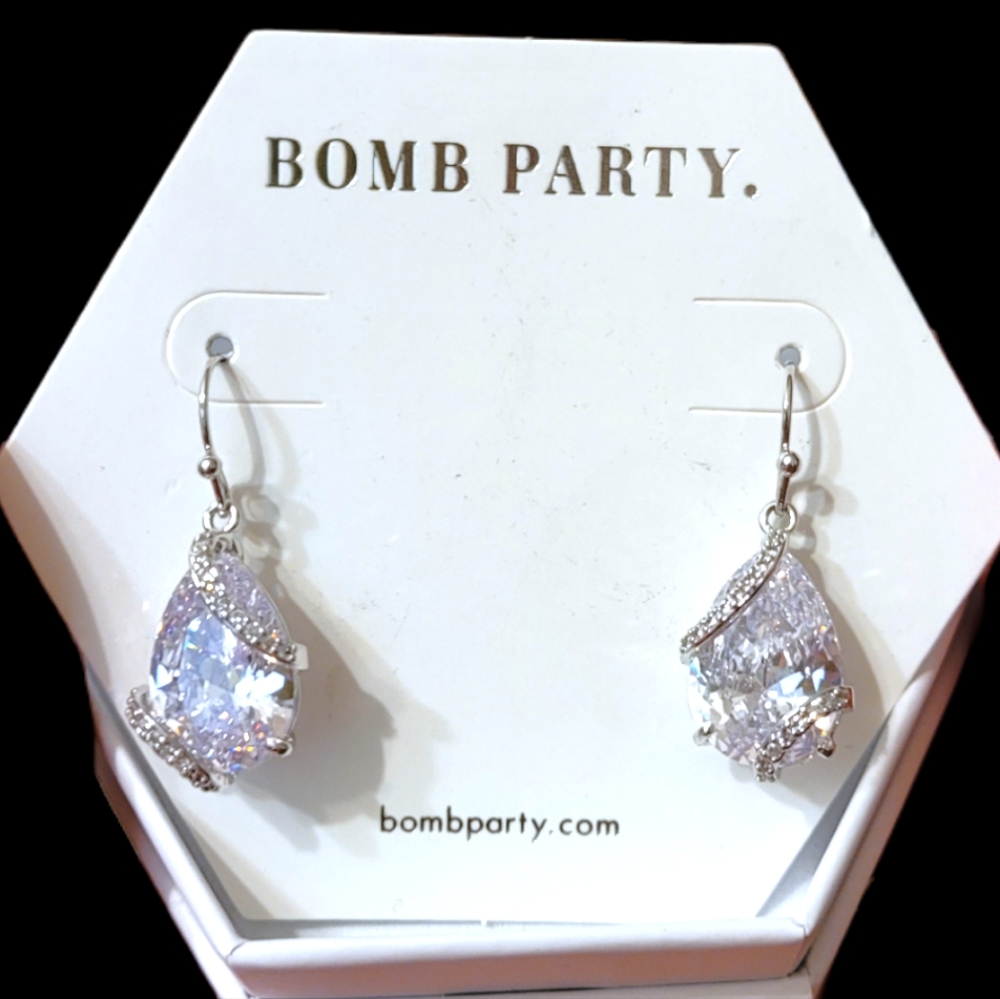 NIB Diamond CZ earrings RBP3170
